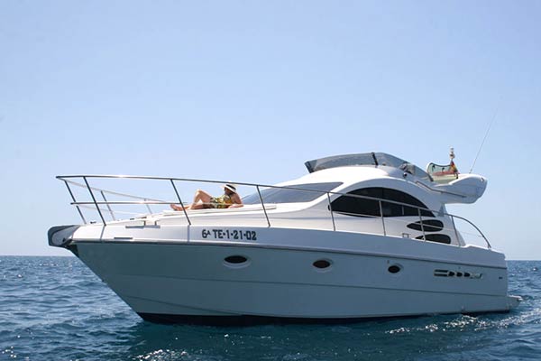 Yate 10 para alquilar en exclusiva en Tenerife Yate 10 para alquilar en exclusiva en Tenerife